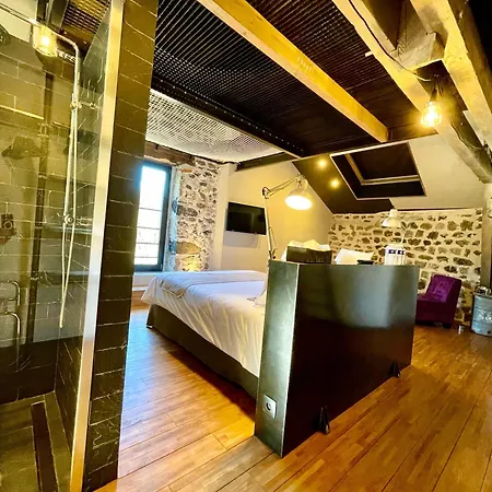 Bed and breakfast Domaine De La Planche De Melussac