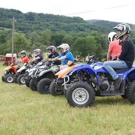 Domaine De La Planche De Melussac Отель типа 