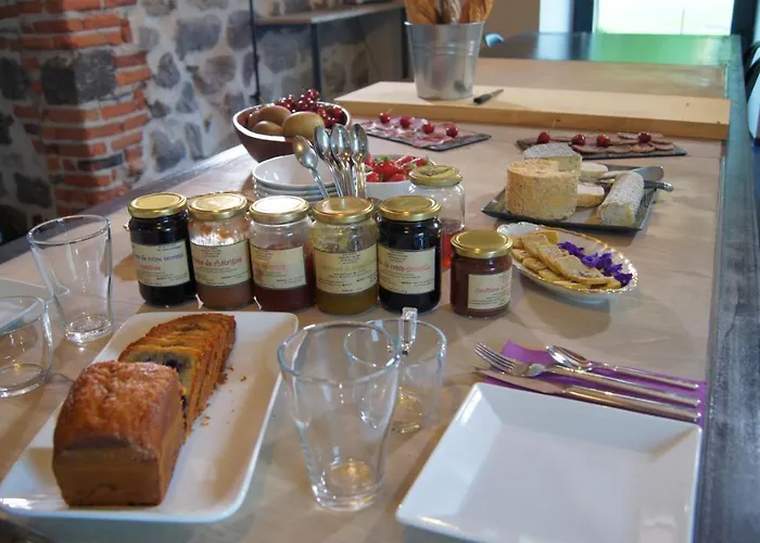 Nocleg ze śniadaniem Domaine De La Planche De Melussac 4*